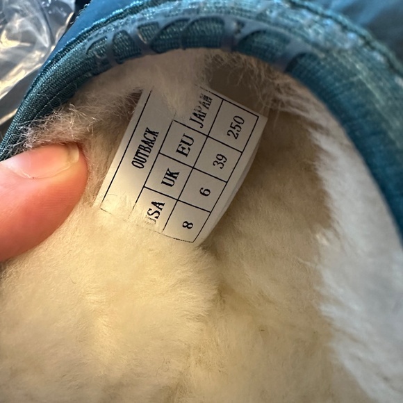 Australian luxe slippers size 8 - Picture 2 of 4